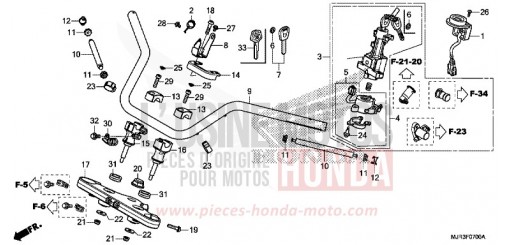 TUYAU DE GUIDON/PONT SUPERIEUR GL1800CF de 2015